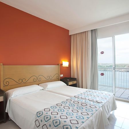 Club Hotel Aguamarina Arenal d'en Castell Exterior foto